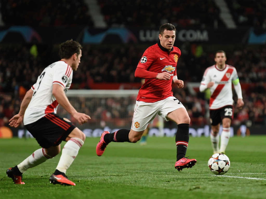 个月两负菲 个月两负菲